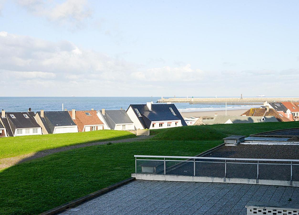 Le Bord De Mer Calais Exteriör bild