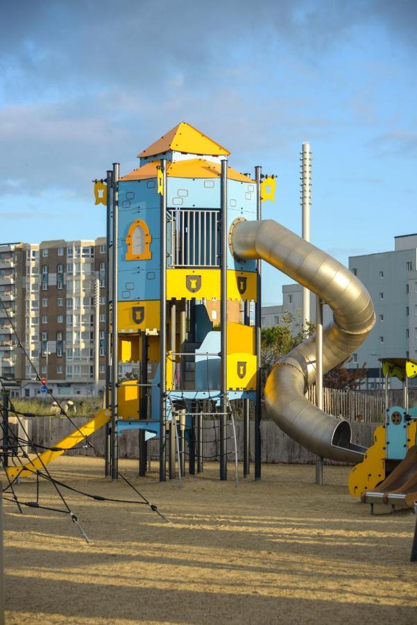 Le Bord De Mer Calais Exteriör bild