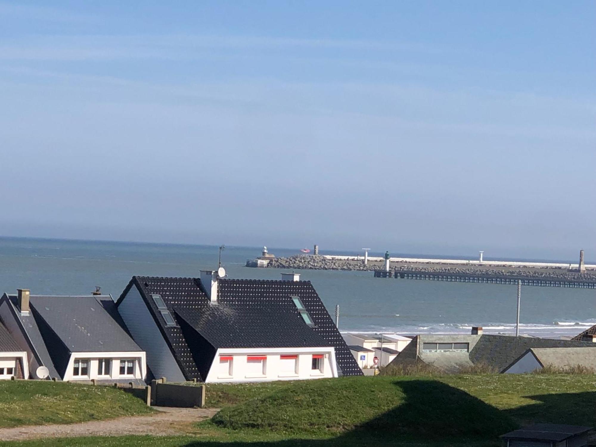 Le Bord De Mer Calais Exteriör bild